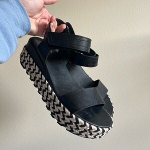 Sorel Cameron Flatform Platform Wedge Sandals - Size 7 *Great Condition*